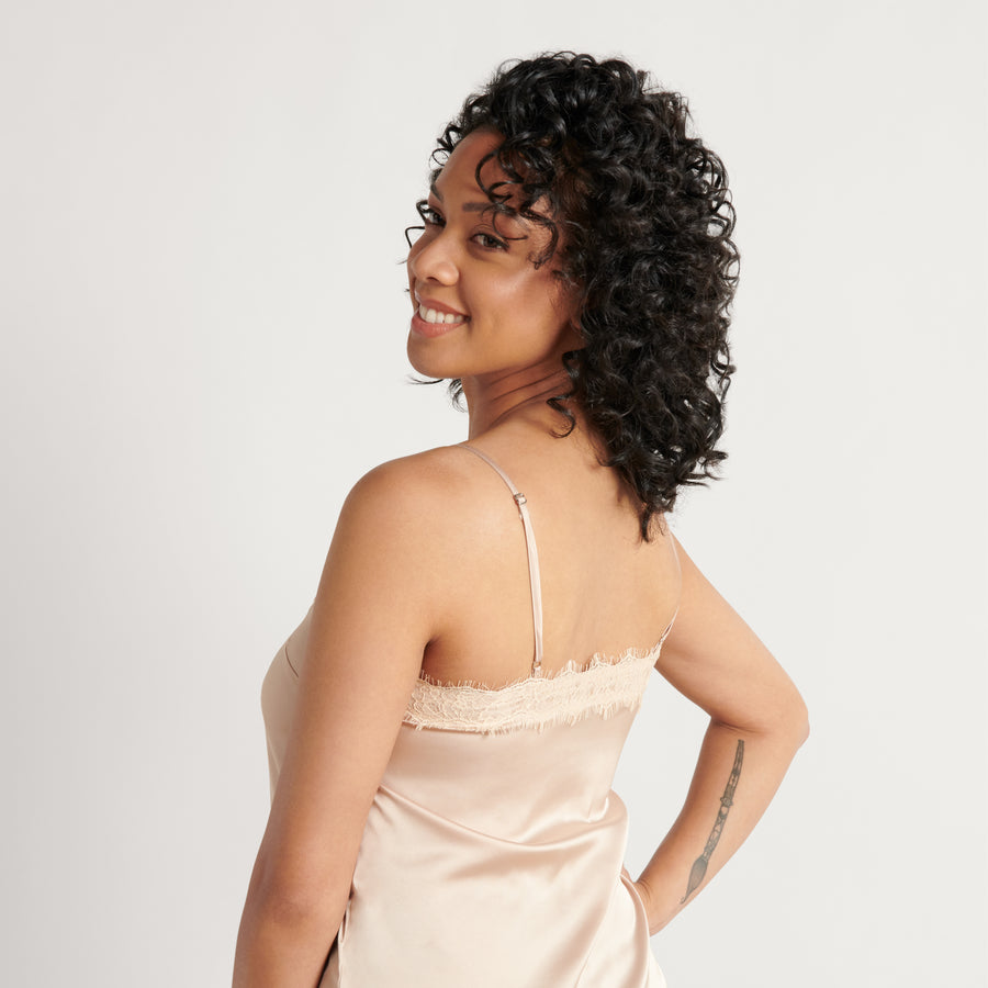 7X Smart Dryer Diffuser -Accessories- InStyler-Model with curly dark hair